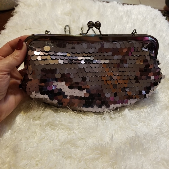 Forever 21 Sasha silver sequins evening bag. - Picture 10 of 10